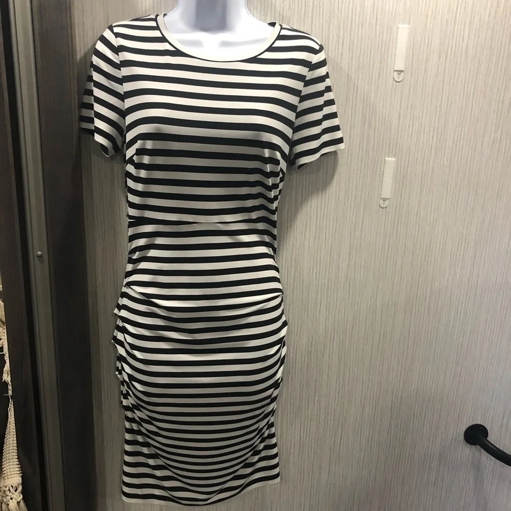 🎉HP🎉❤️‍🔥Vince Camuto-Midi Short Sleeve Dress Measurements in Description❤️‍🔥 - Picture 11 of 15
